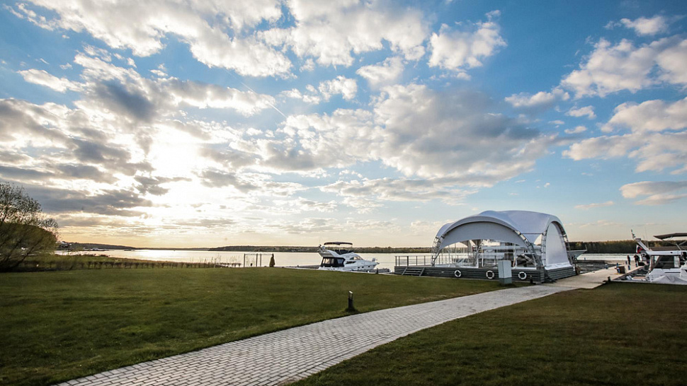 Шатер в Зеленой зоне