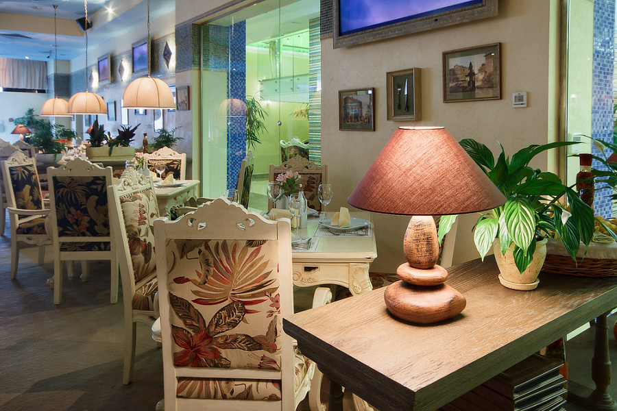 Основной зал