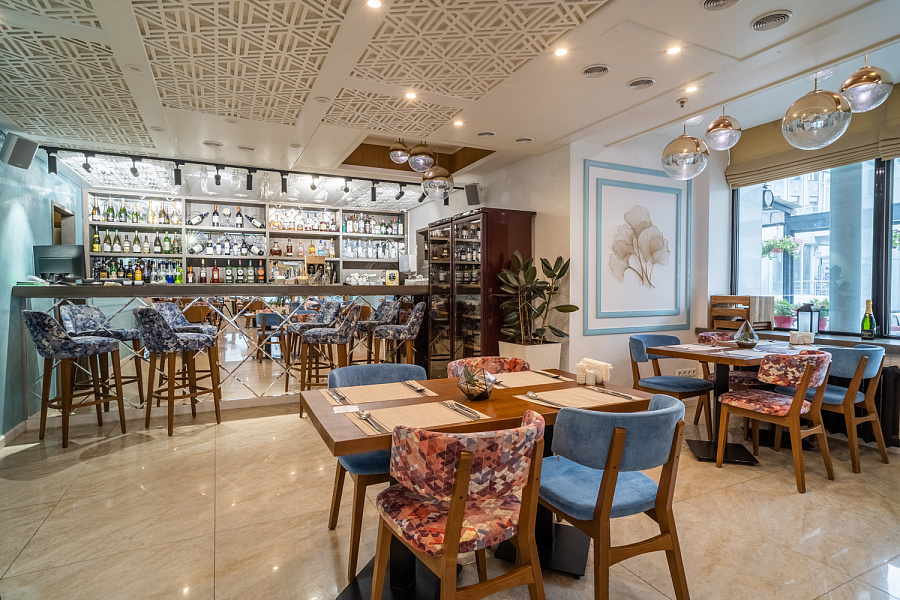 Основной зал