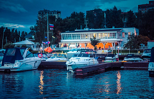 Аврора яхт клуб ресторан Мореман