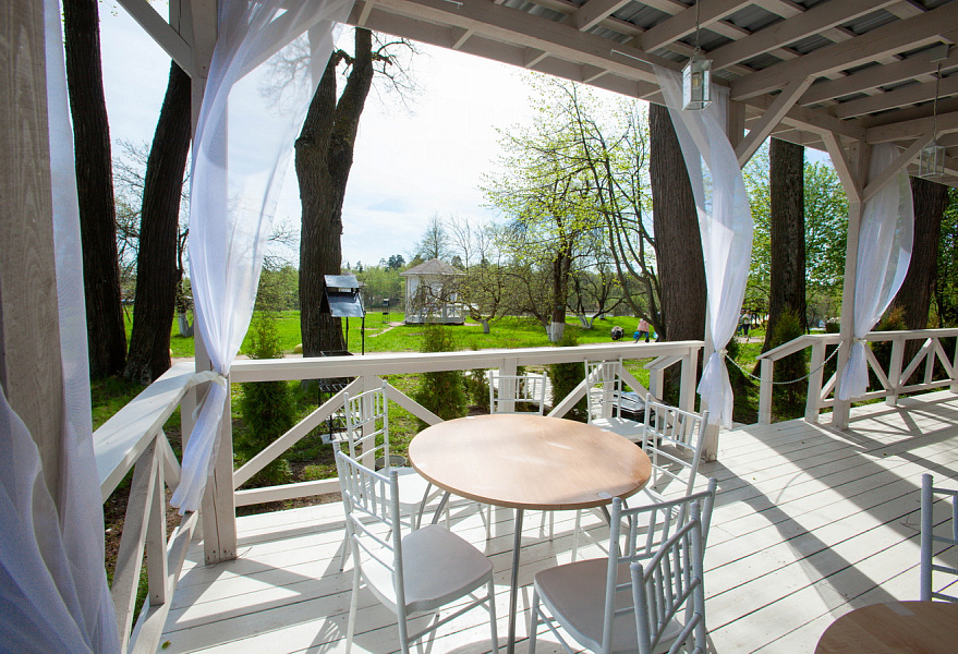 Открытая веранда Царская Трапеза