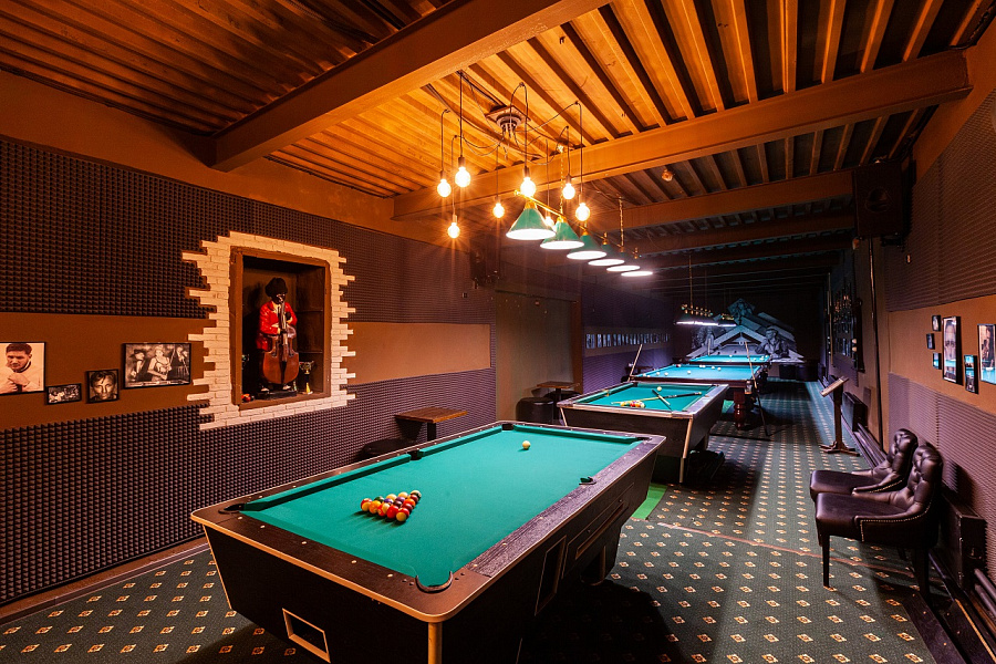 Бильярдный зал