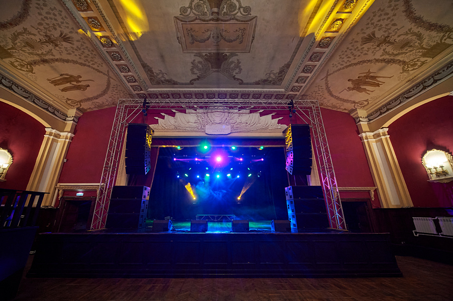 Основной зал