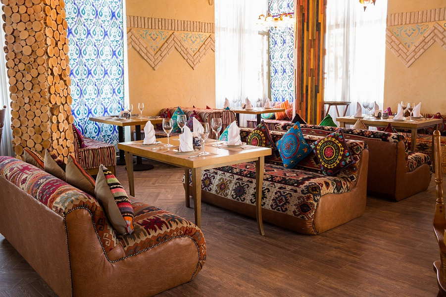 Основной зал