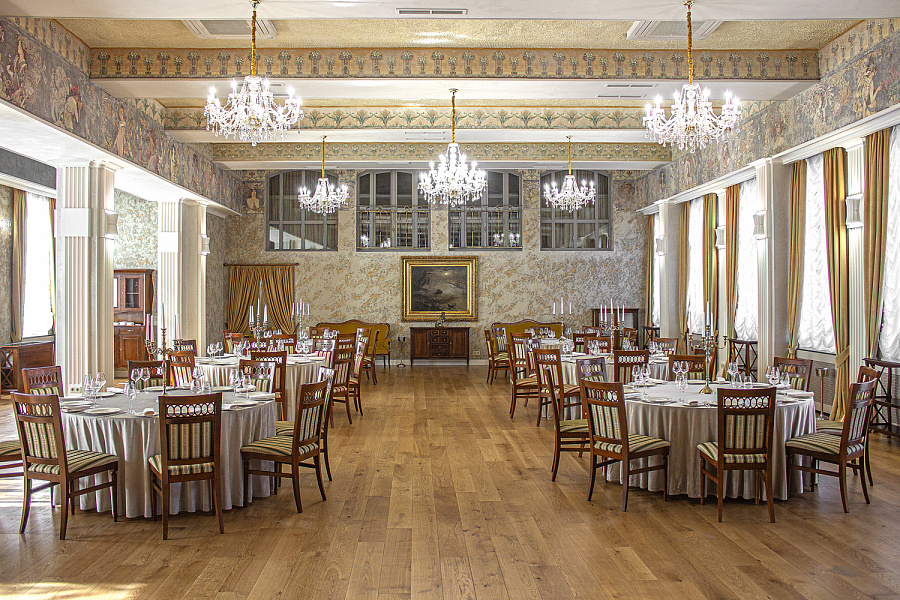 Основной зал