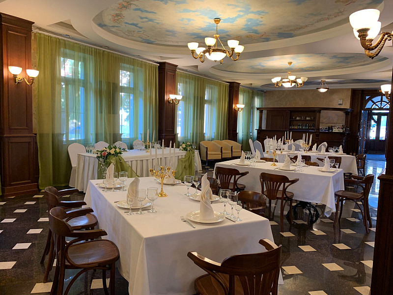 Основной зал