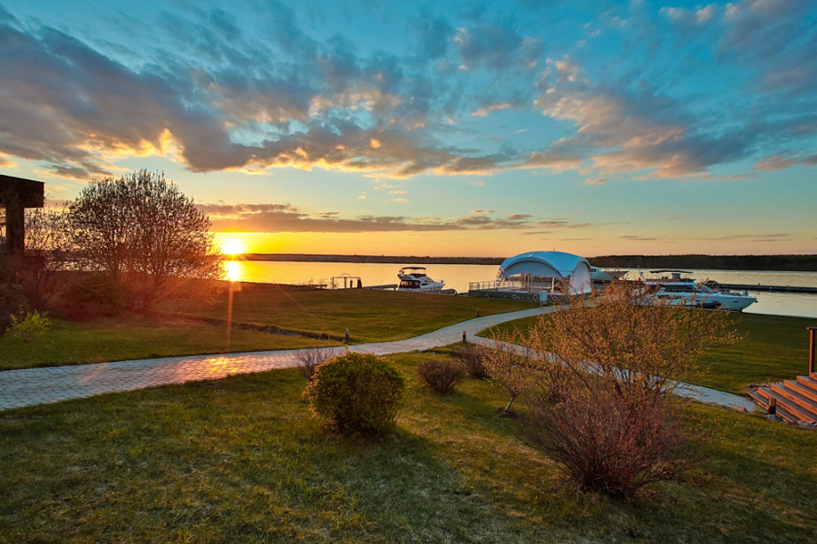 Шатер в Зеленой зоне