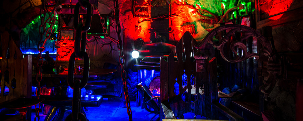 Деревянный Зал