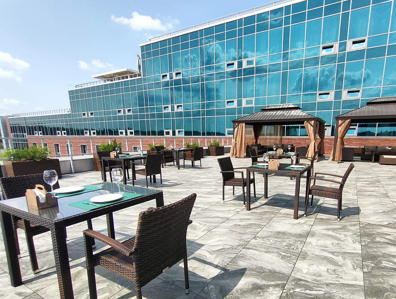 Зал с террасой