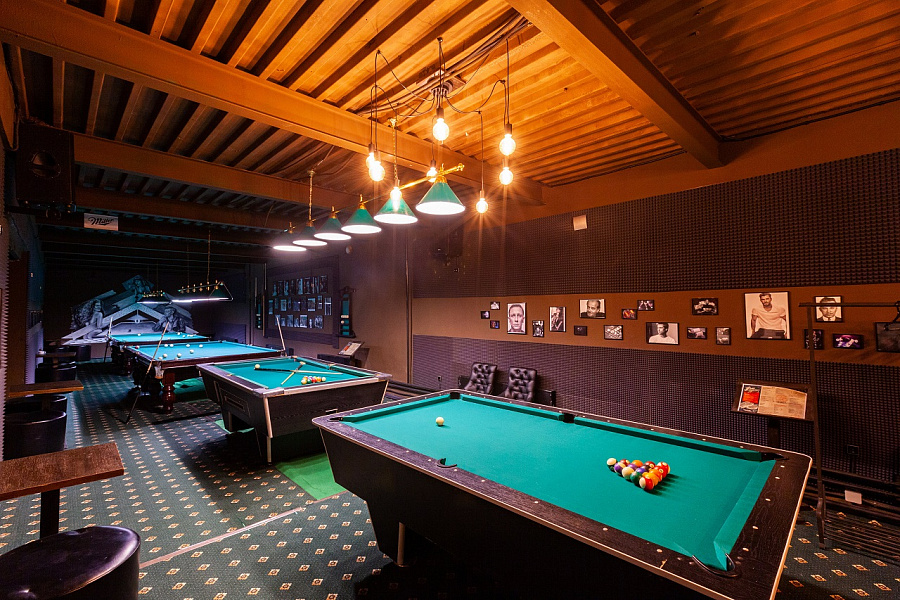 Бильярдный зал