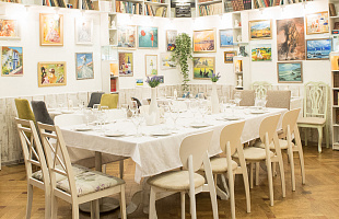 Банкетный зал на Петроградке у театра Миронова