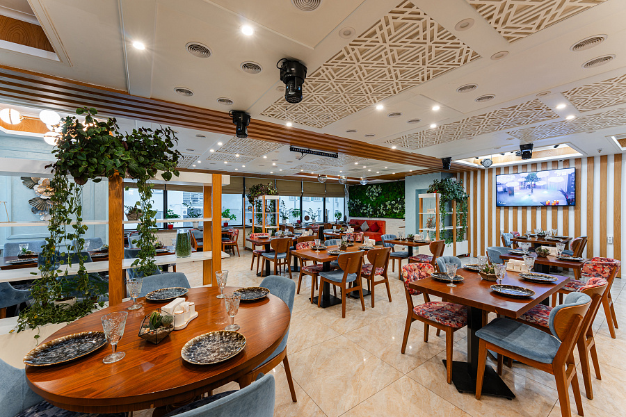 Основной зал