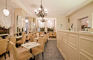 Blanc de Blancs Cafe