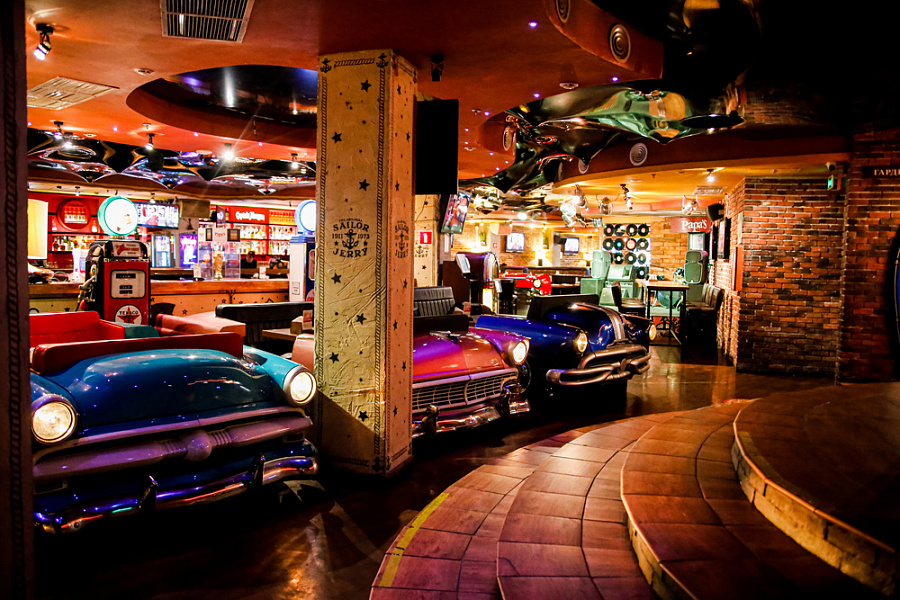 Основной зал