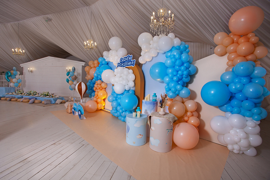 Трубецкой Холл