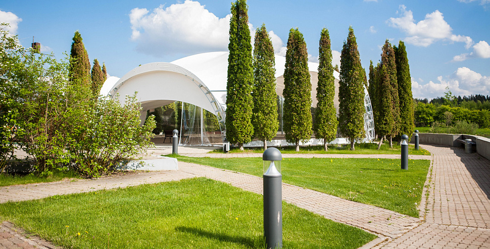 Шатёр у озера