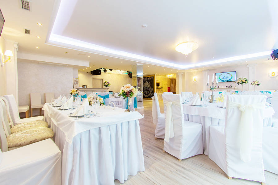 Основной зал