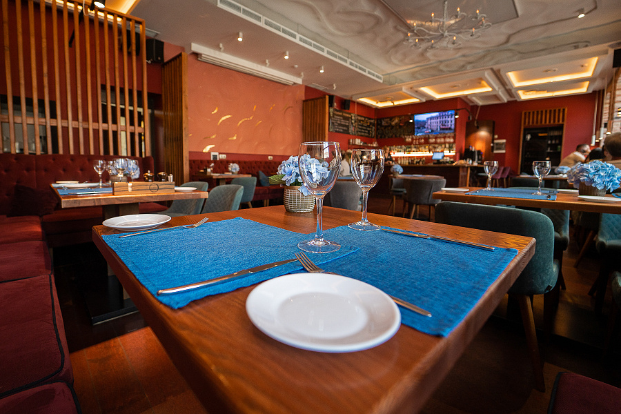 Основной зал