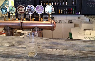 На Бровях. Модная рюмочная