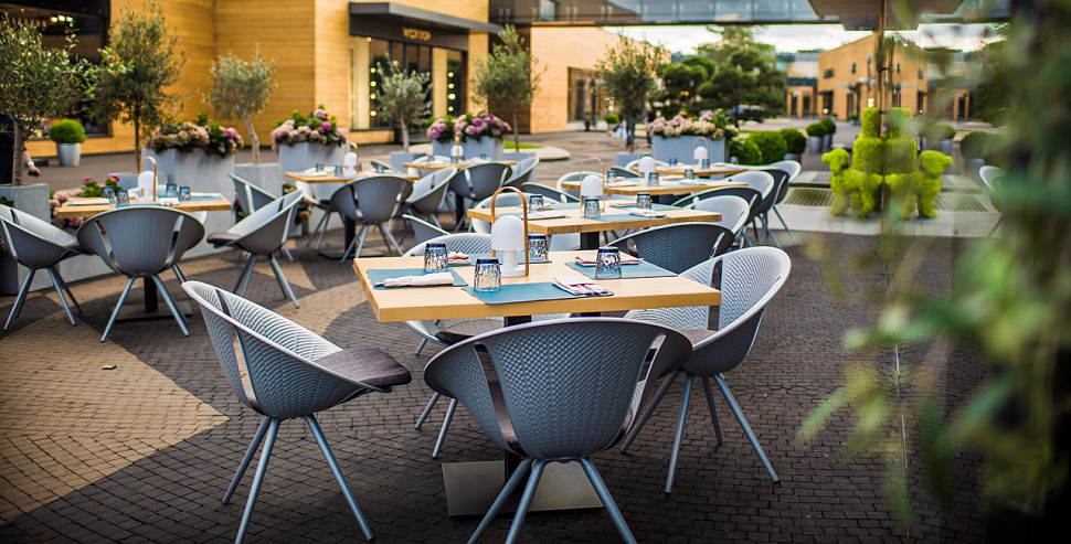 Основной зал на первом этаже