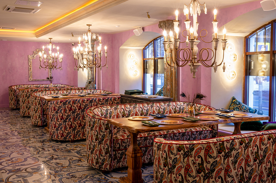 Основной зал