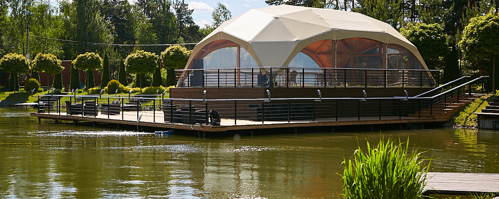 Шатер на озере Te amo