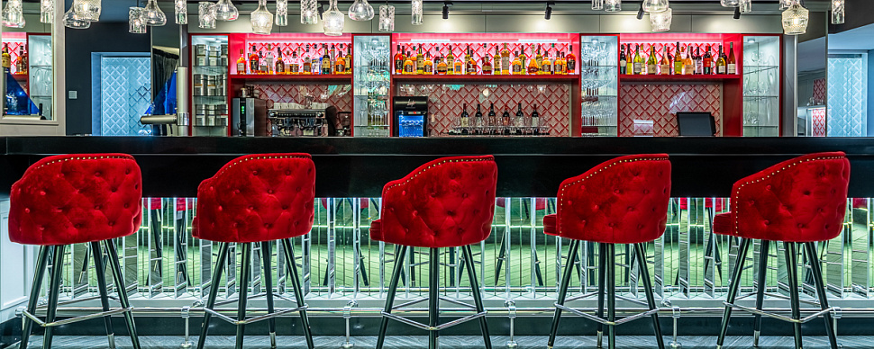 Основной зал