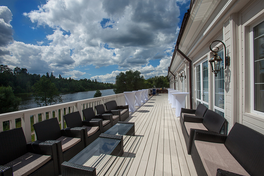 Зал Барский