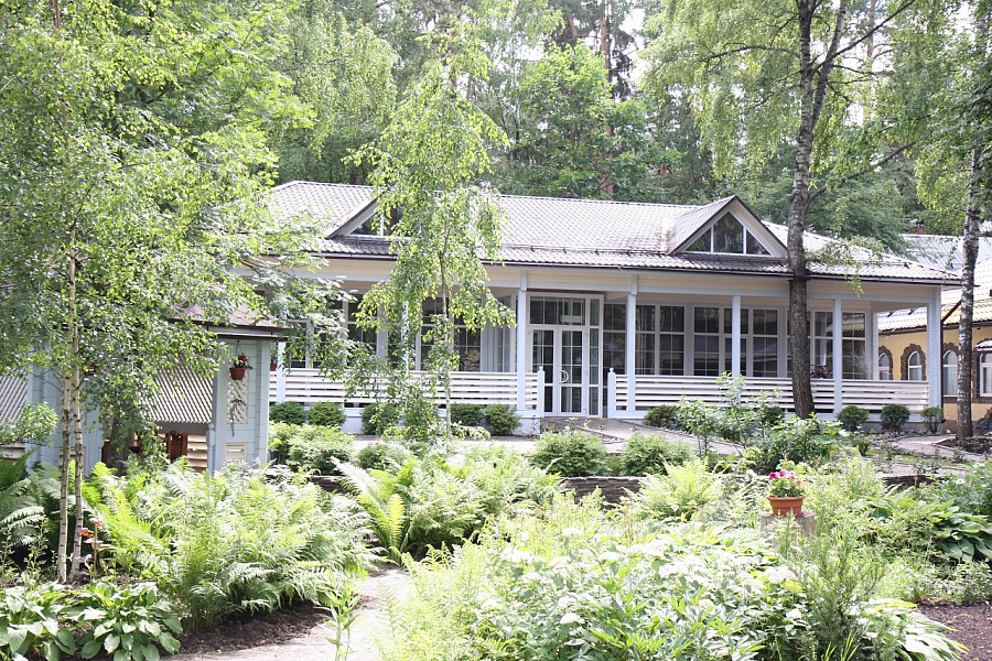 Веранда с камином