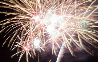 Сентябрьский марафон профессиональных праздников: ждём поздравлений и банкетов!