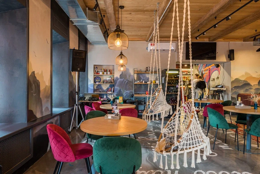 Основной зал