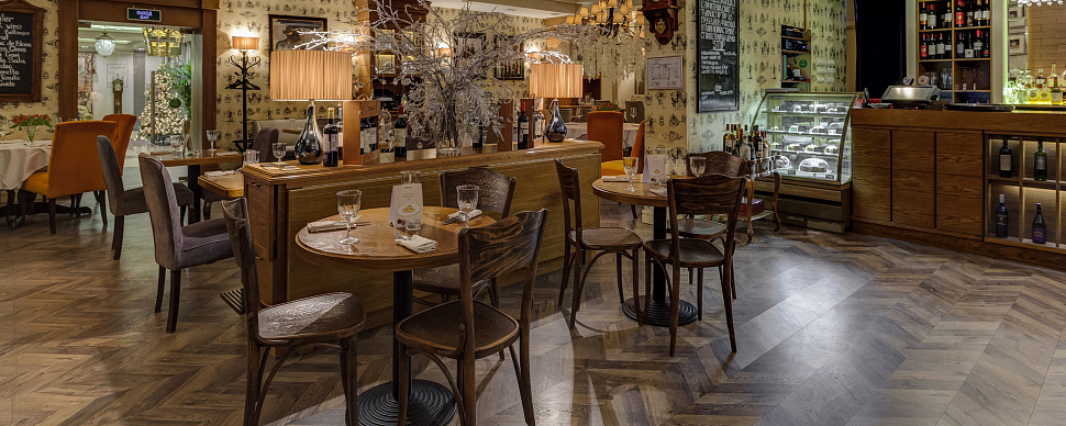 Основной зал