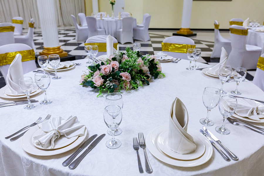 Суриков холл