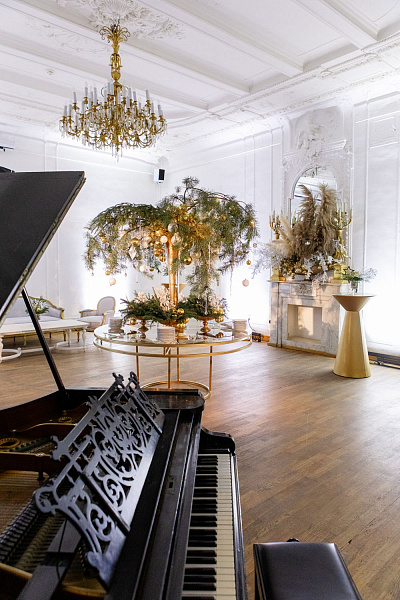 Белая гостиная