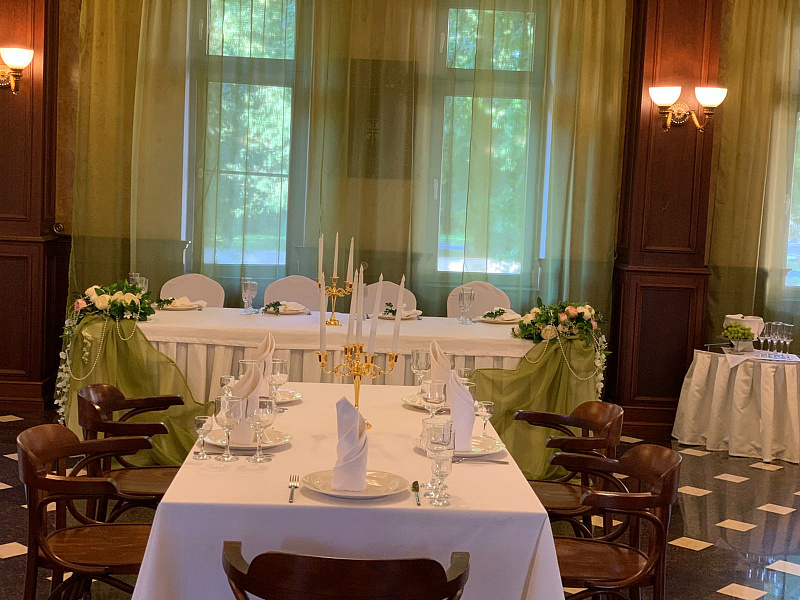 Основной зал