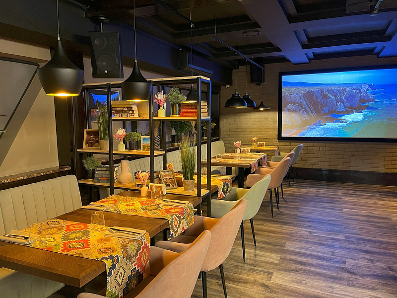 Основной зал