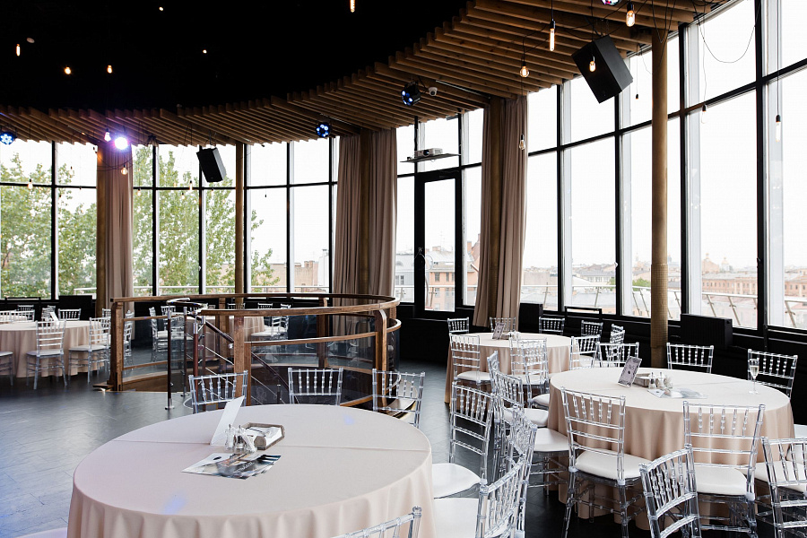 Панорамный ресторан событий ZEPPELIN