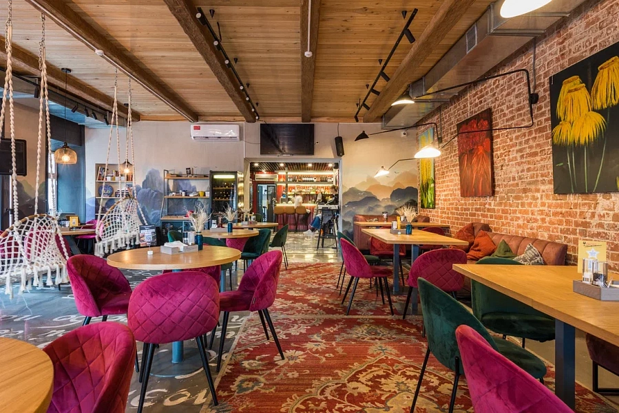 Основной зал