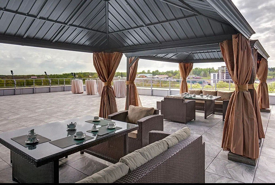 Зал с террасой