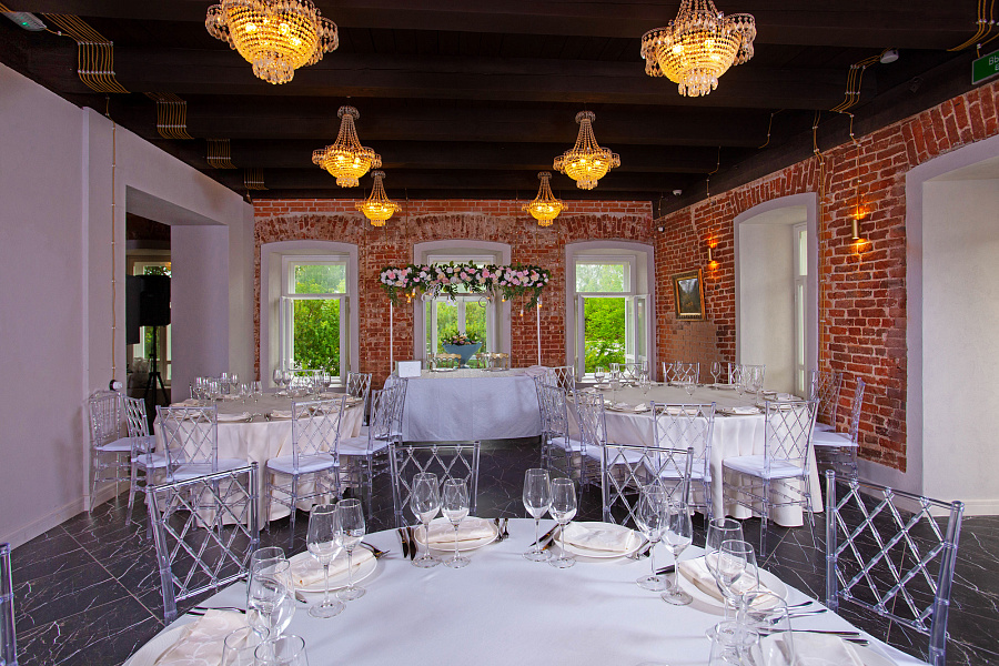 Зал Суворов