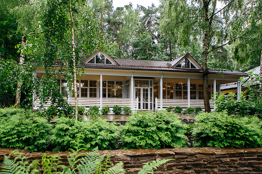 Веранда с камином