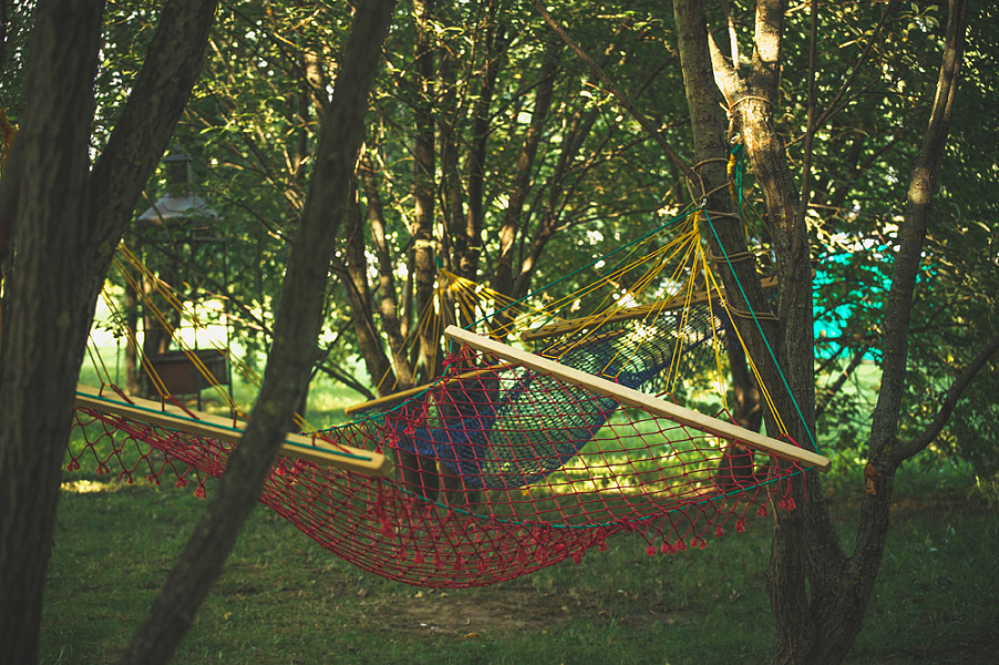 Шатер на берегу