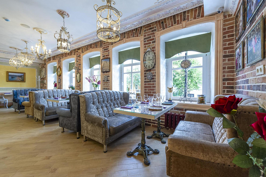 Основной зал