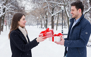 Что подарить ему на 14 февраля?