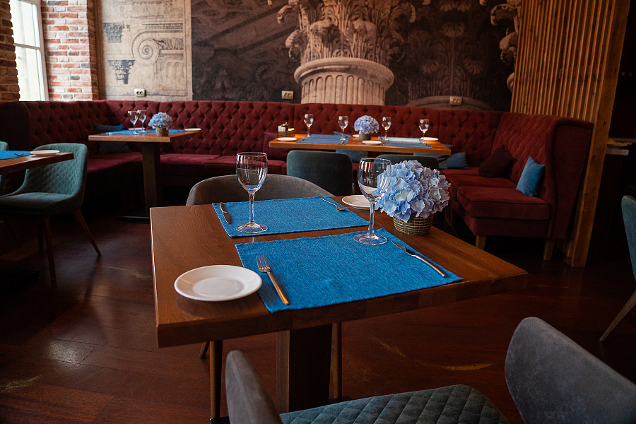 Основной зал