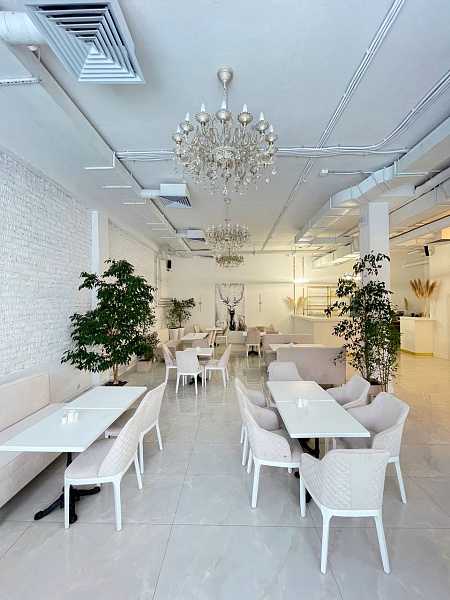 Основной зал